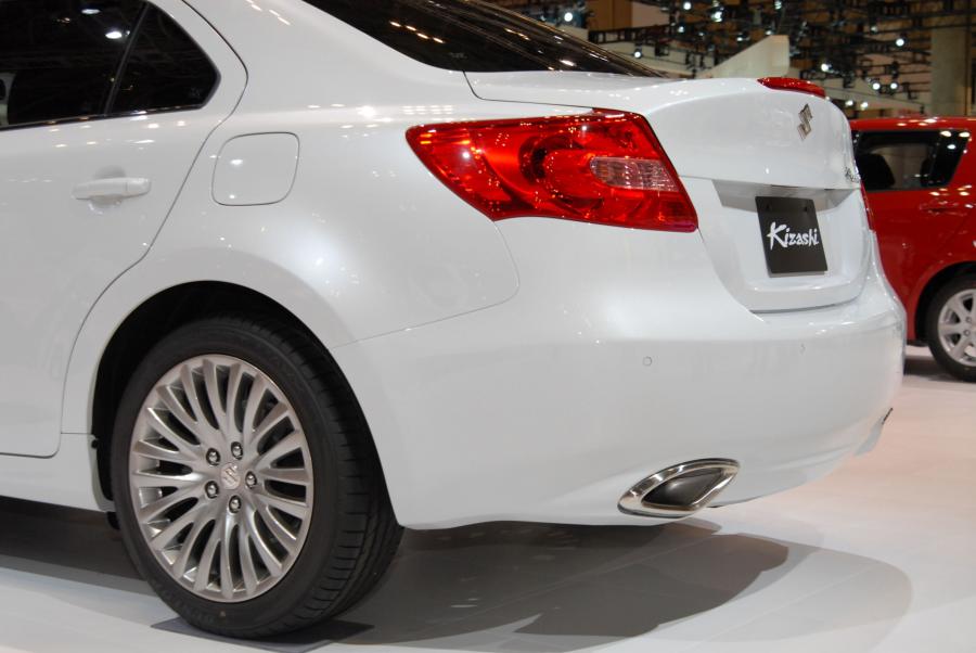  Suzuki Kizashi 2010 года  (фото 101 из 136)